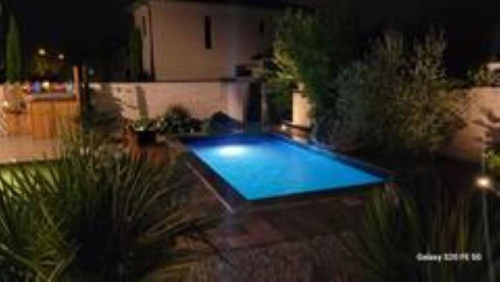 Сasa de vacaciones Escapade Du Roi Henri Iv A Entierement Privee 6 Personnes & Bebe Avec Spa, Brasero & Piscine Ideale Vacances, Week-end, Repos Ou Teletravail Pau