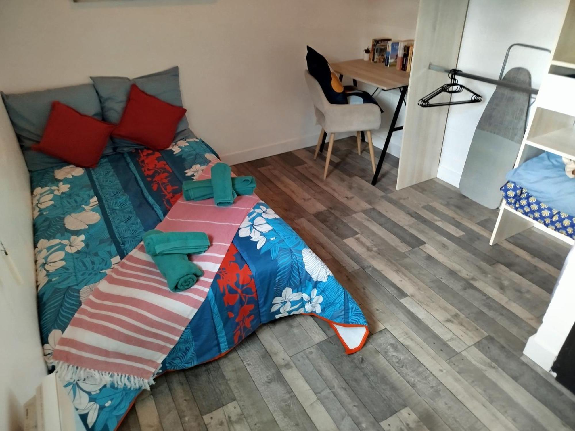 Сasa de vacaciones Escapade Du Roi Henri Iv A Entierement Privee 6 Personnes & Bebe Avec Spa, Brasero & Piscine Ideale Vacances, Week-end, Repos Ou Teletravail Pau