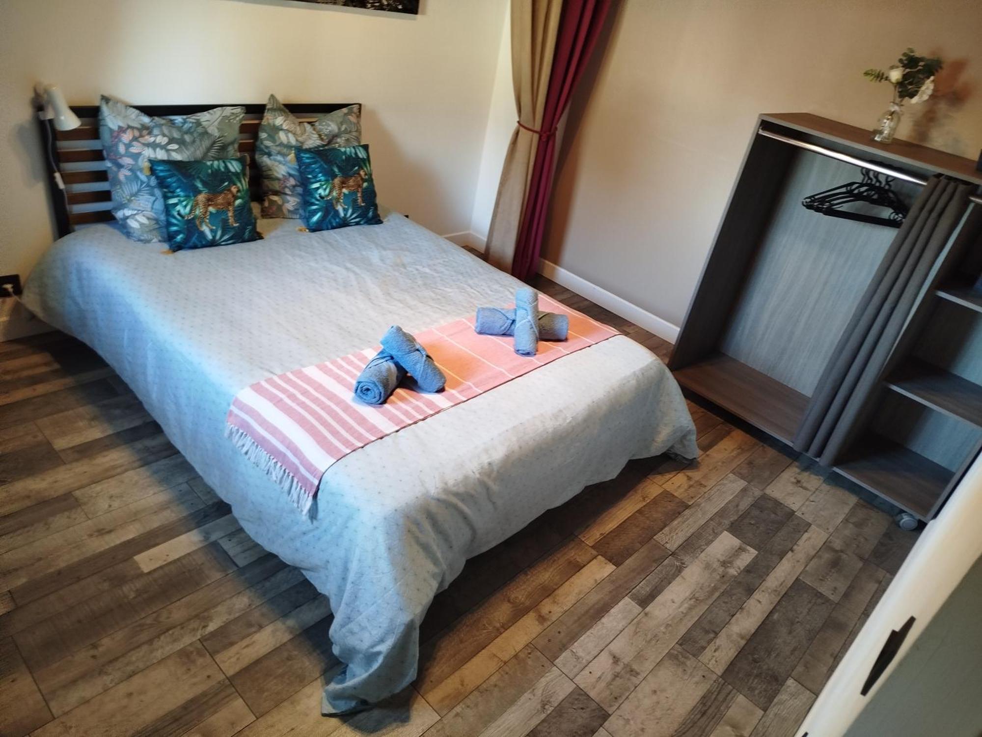 Сasa de vacaciones Escapade Du Roi Henri Iv A Entierement Privee 6 Personnes & Bebe Avec Spa, Brasero & Piscine Ideale Vacances, Week-end, Repos Ou Teletravail *